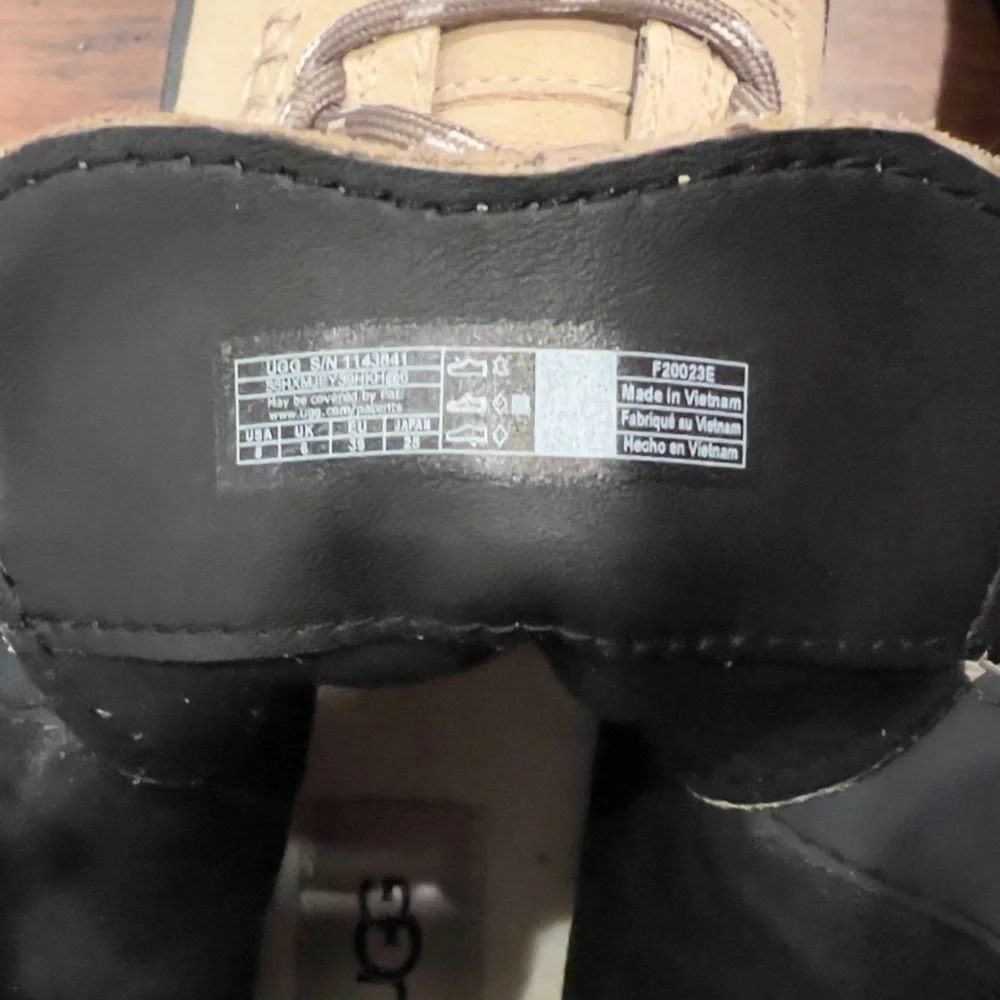 Ugg Brisbane Lace Up Platform boots - Picture 7 of 12